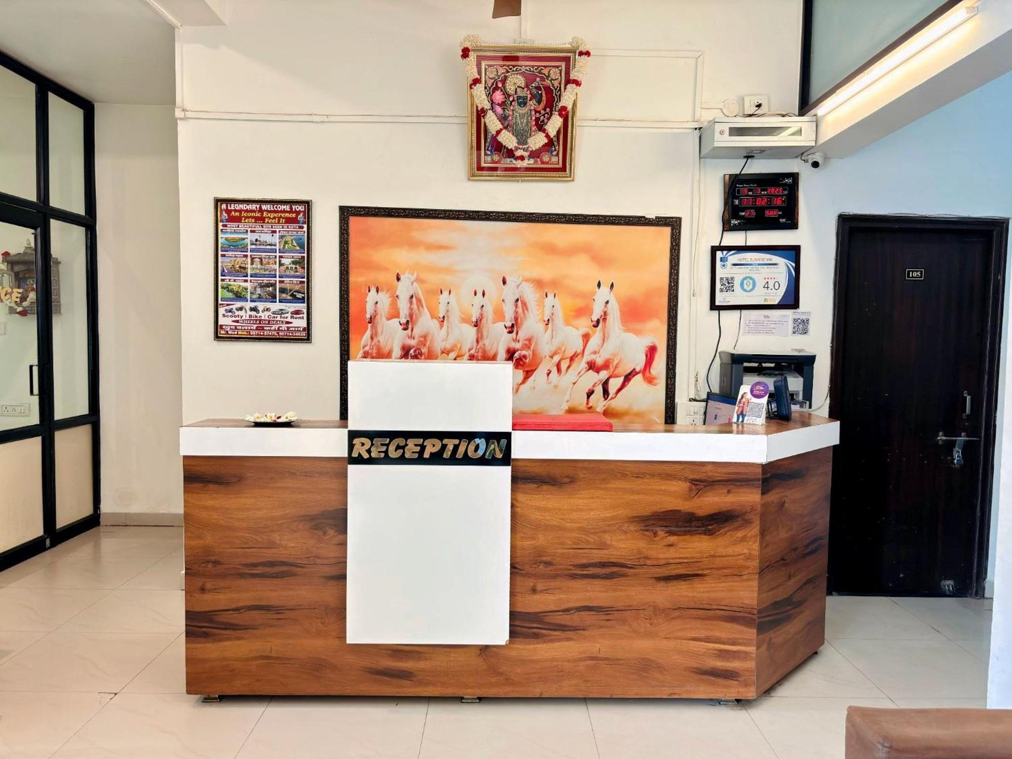 Hotel Sunrise Inn Кота Экстерьер фото