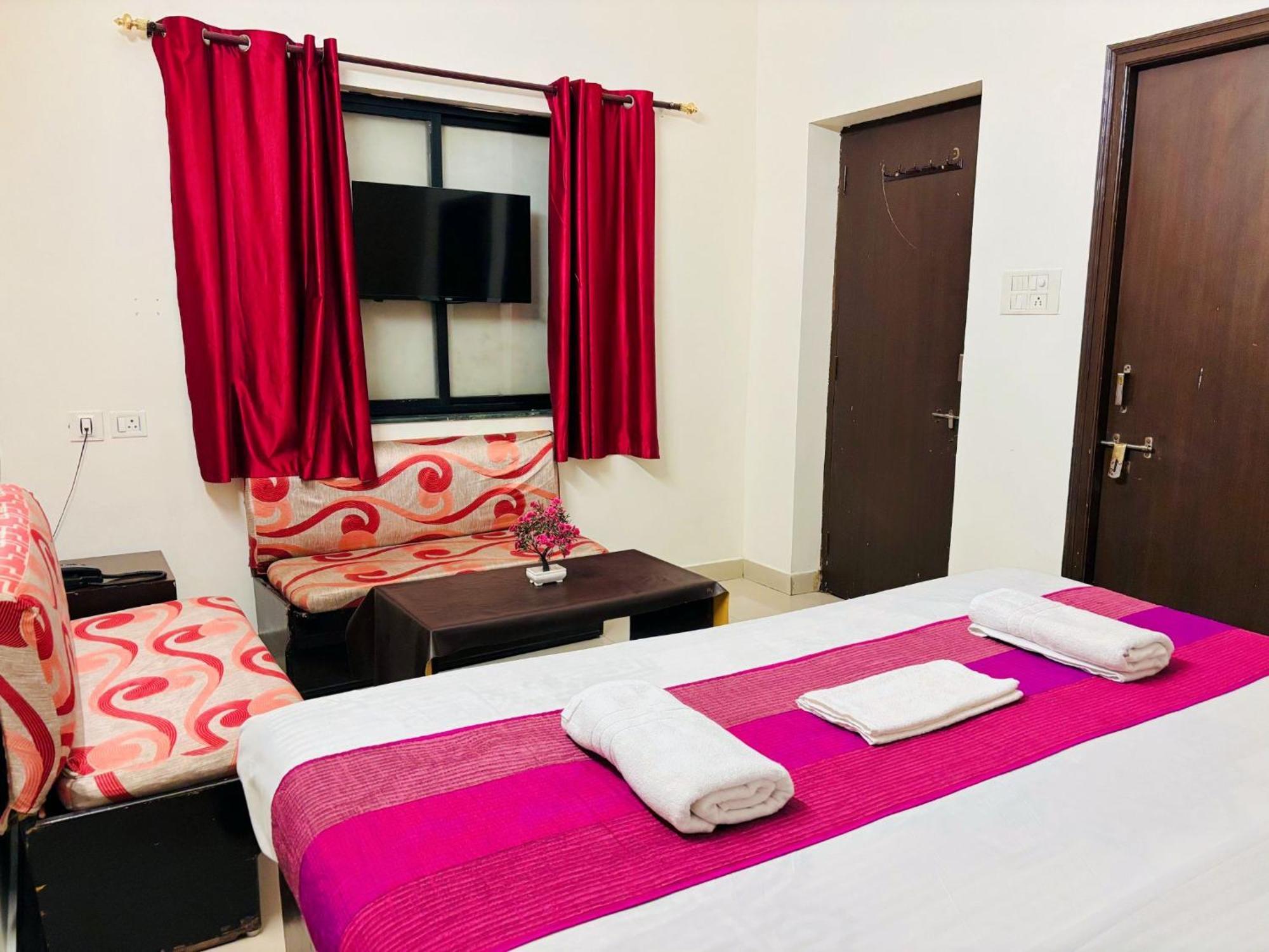 Hotel Sunrise Inn Кота Экстерьер фото