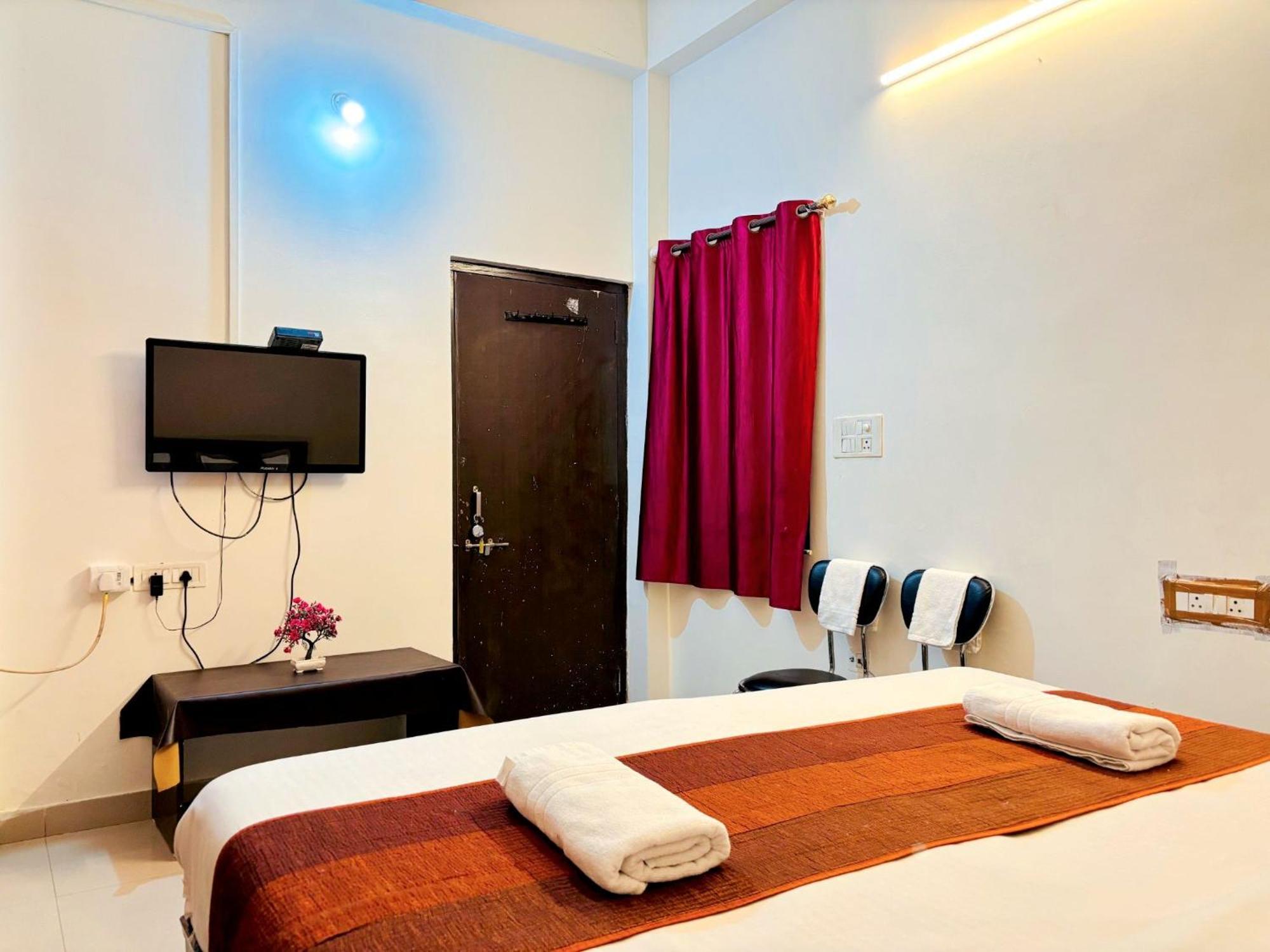 Hotel Sunrise Inn Кота Экстерьер фото