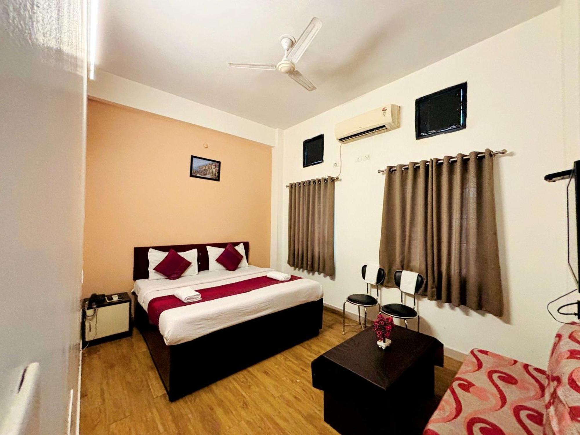 Hotel Sunrise Inn Кота Экстерьер фото