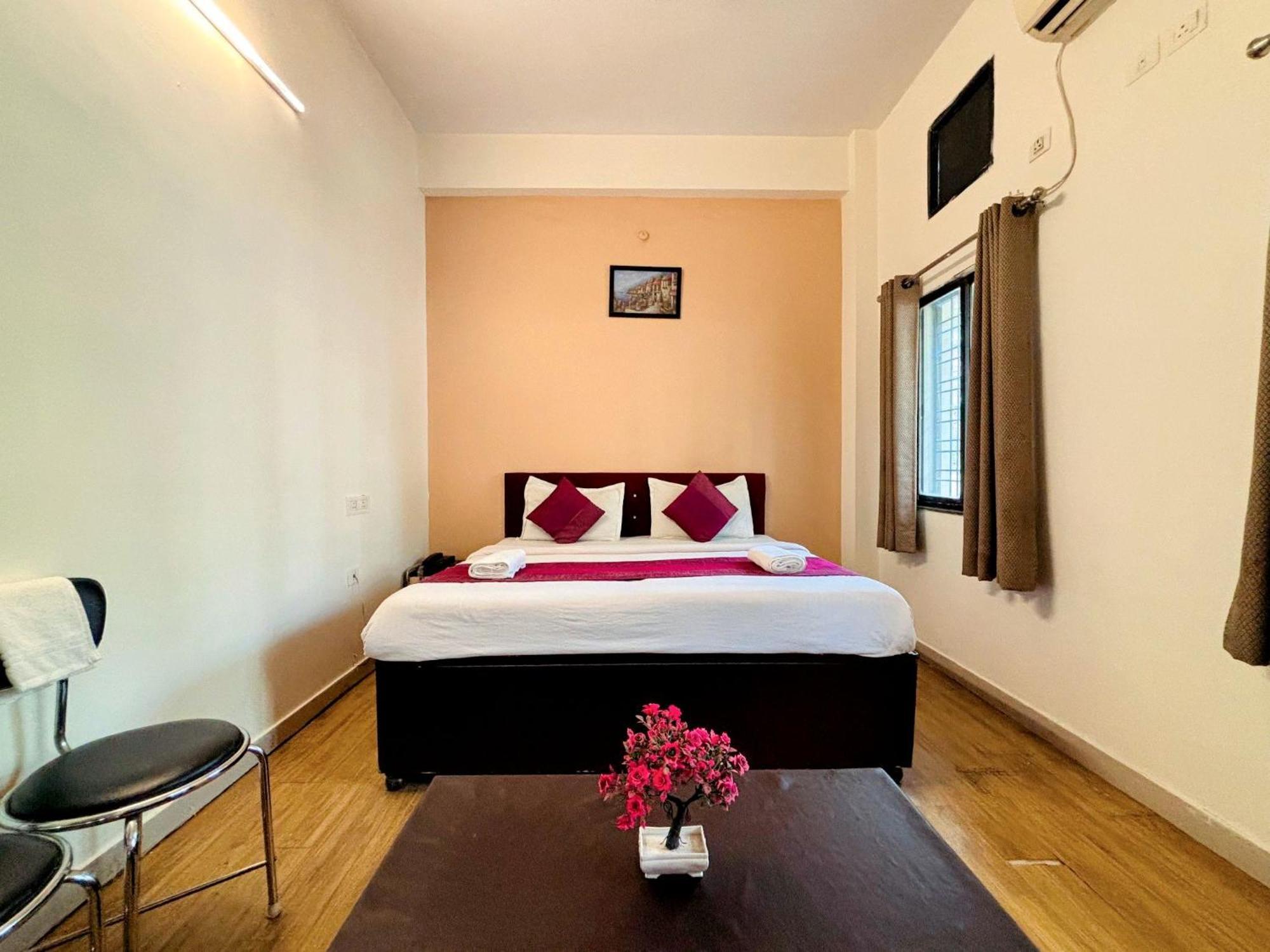 Hotel Sunrise Inn Кота Экстерьер фото