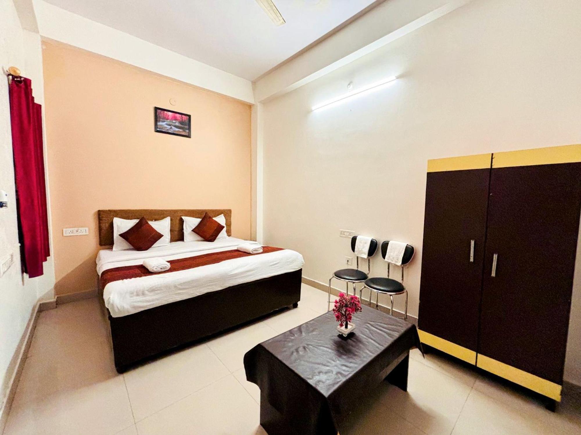 Hotel Sunrise Inn Кота Экстерьер фото