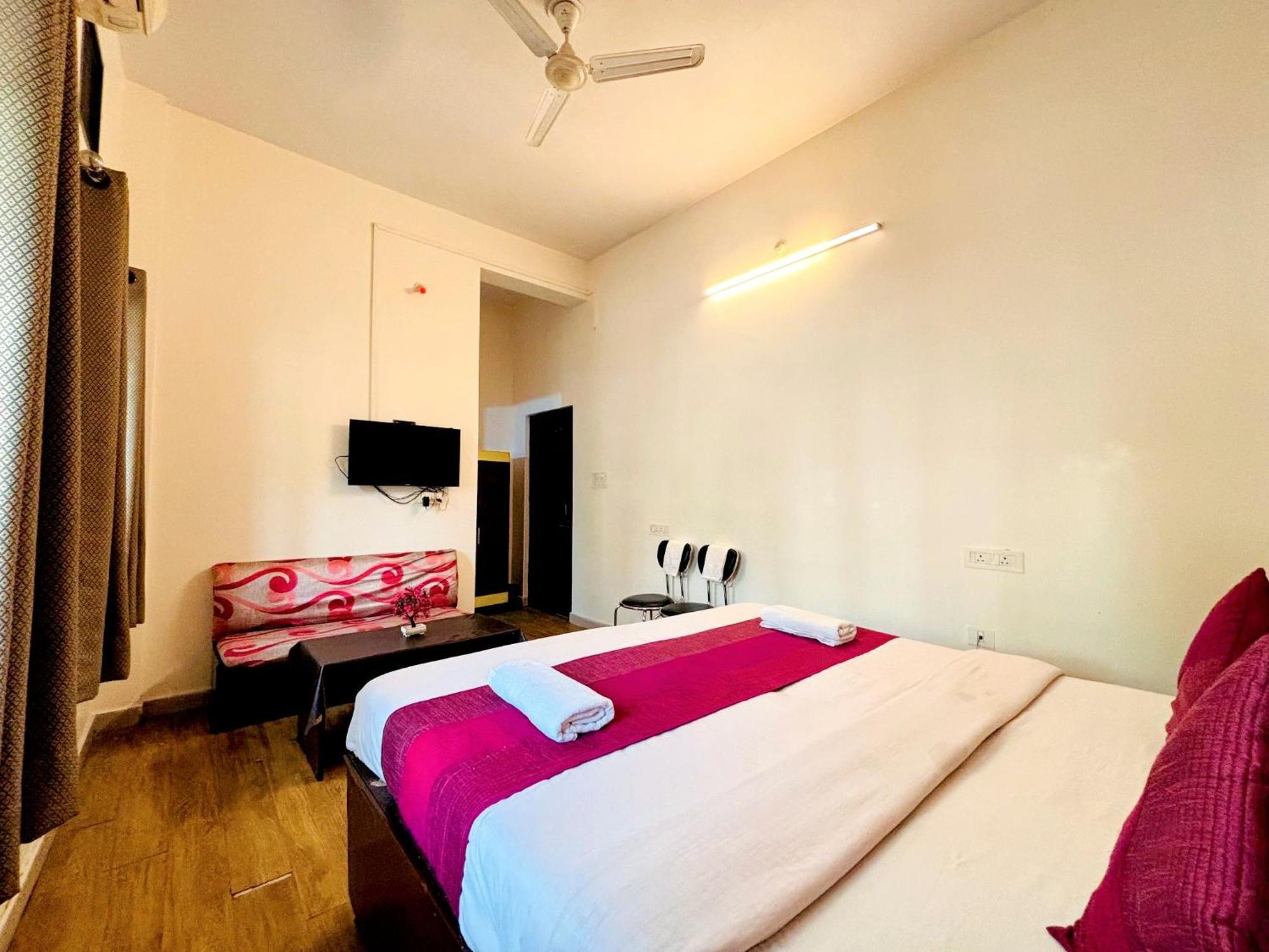 Hotel Sunrise Inn Кота Экстерьер фото