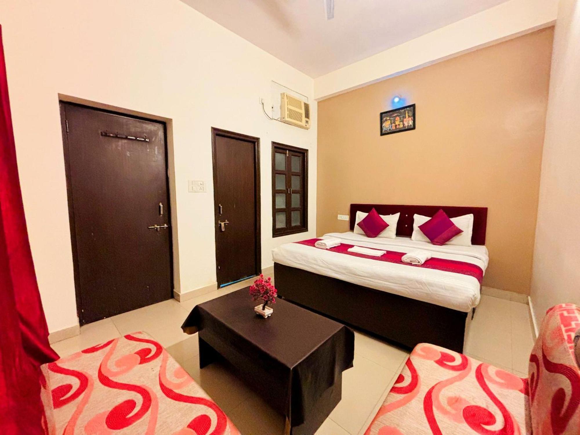 Hotel Sunrise Inn Кота Экстерьер фото