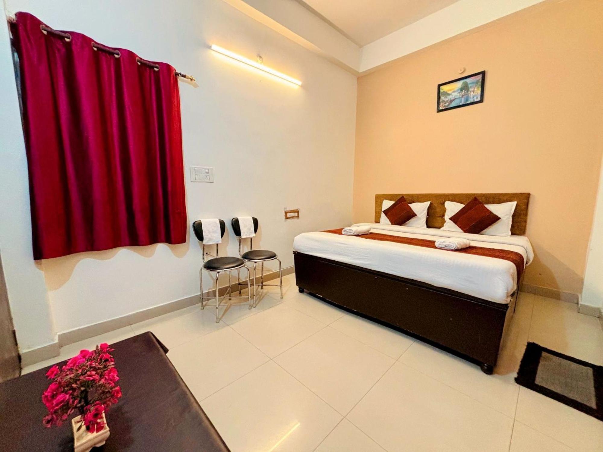 Hotel Sunrise Inn Кота Экстерьер фото