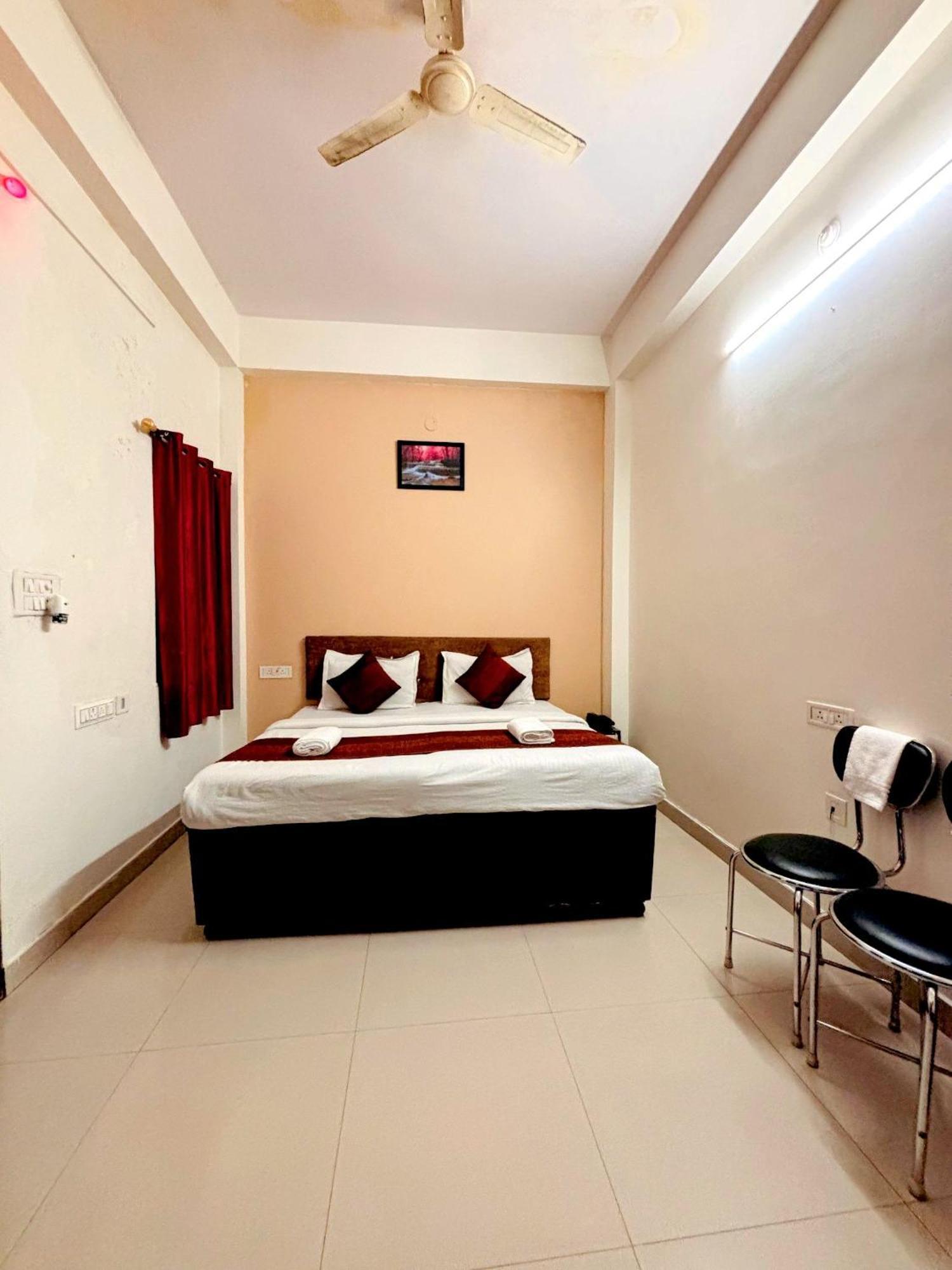 Hotel Sunrise Inn Кота Экстерьер фото